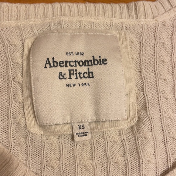 Abercrombie Vintage Cable Knit Ivory Sweater - Picture 4 of 7